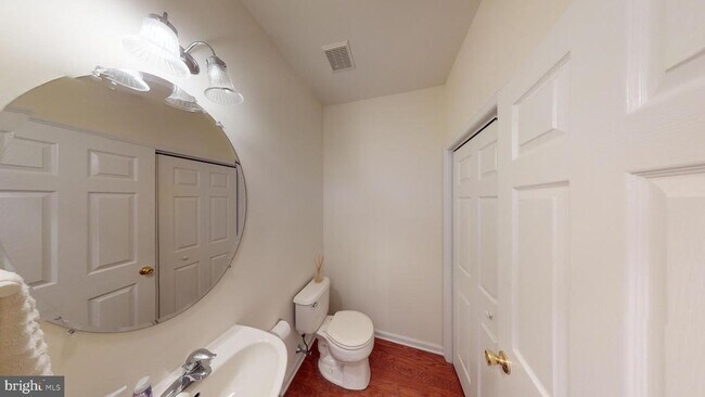Building Photo - 206 Concord Pl