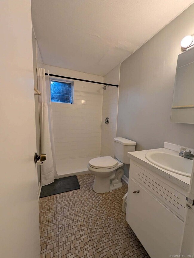 Building Photo - 114 S Washington St