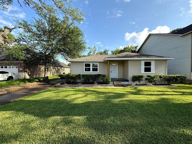 Primary Photo - 8113 Tavenor Ln