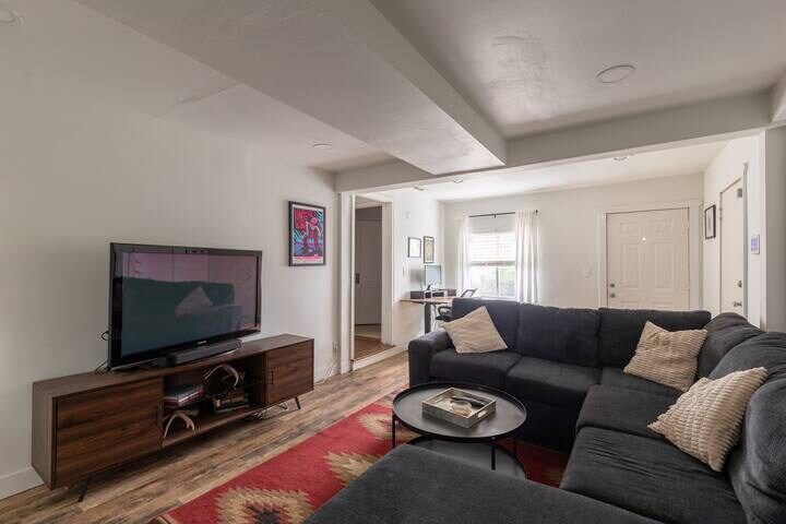 Living Room - 4701 Meade St