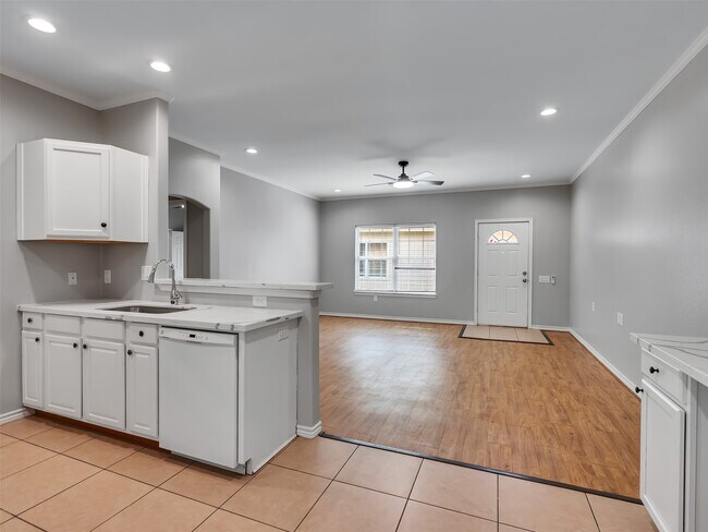Building Photo - 104 Longstreet Rd