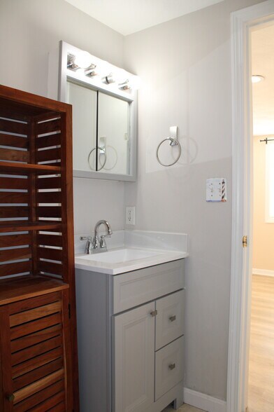 Building Photo - 42 Preston Rd