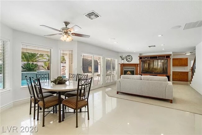 Building Photo - 7777 Willow Cove Cir