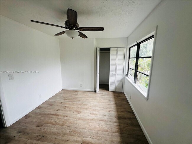 Building Photo - 2655 SE Carroll St