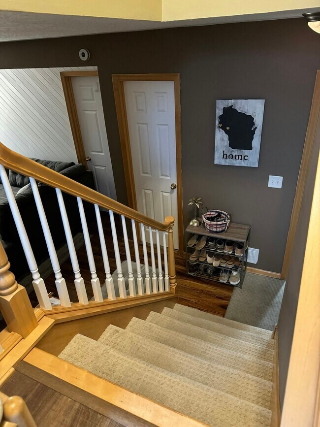 Building Photo - 5248 Beachside Dr