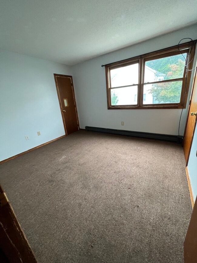 Building Photo - 25 Haffards St