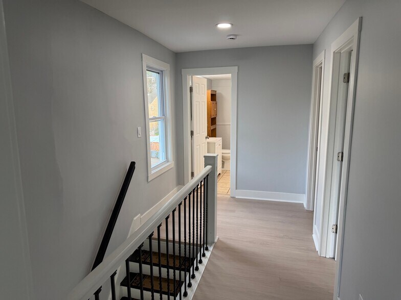 Building Photo - 1115 Fairdale St