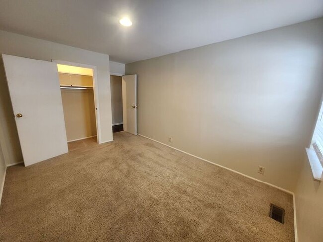 Building Photo - Spring Into Action - Don't Wait For Summer!! Apply Now, Get $1000 OFF Move-In Costs!!