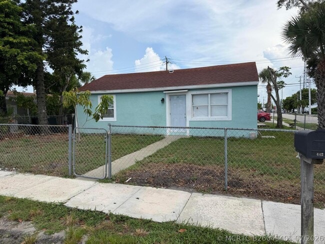 Building Photo - 442 Winters St