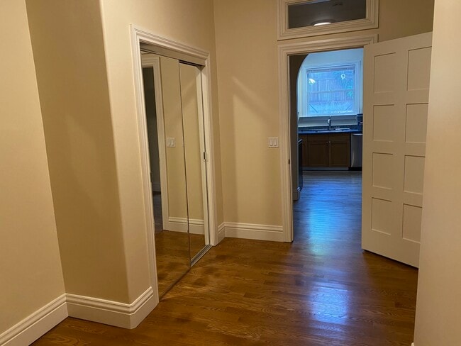 Building Photo - 326 Utah St