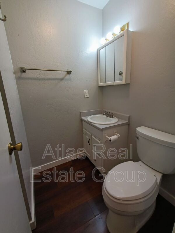 Building Photo - 7428 S 700 E