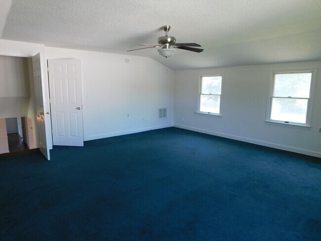 Building Photo - 3 bedroom 2 bath in Mt Hermon Subdivision
