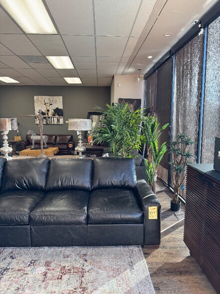 Building Photo - 22750 Hawthorne Blvd