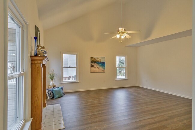 Building Photo - 3-Bedroom Home in Hillcrest Farms on Corne...