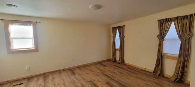 Building Photo - 1 Bedroom Home Near Downtown Florence