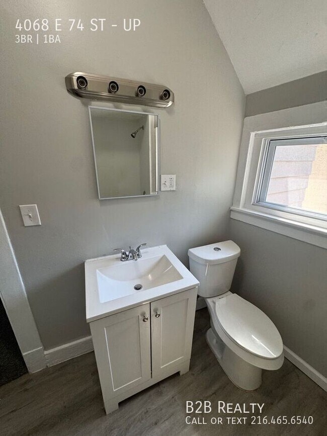 Building Photo - 4068 E 74th St