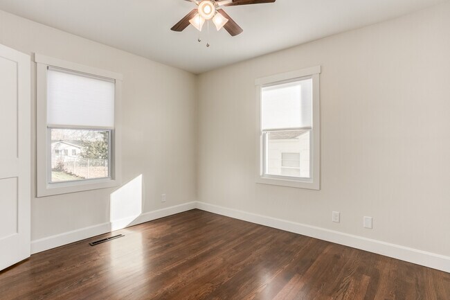 Building Photo - 4732 W 61st Terrace
