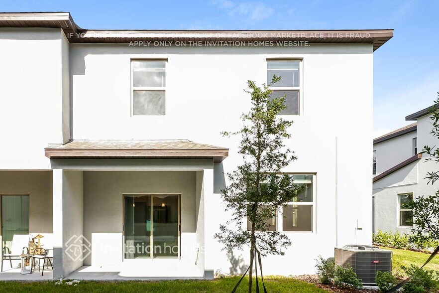 Building Photo - 2865 Coach Manors Way