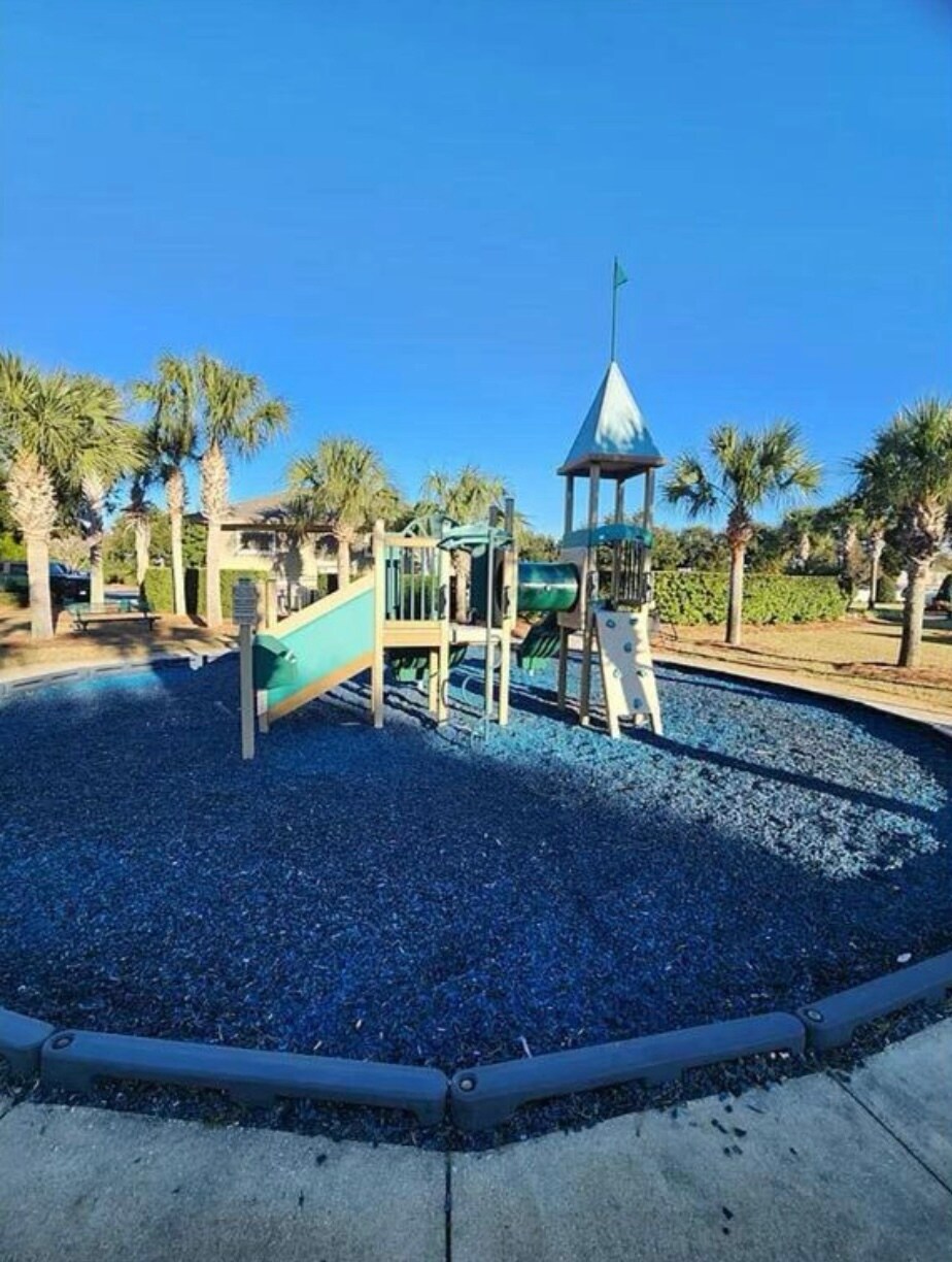 Building Photo - 8825 Brown Pelican Cir