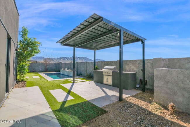 Building Photo - 8430 S 10th Ln