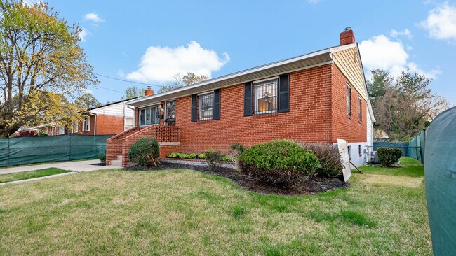 Building Photo - 135 69th St