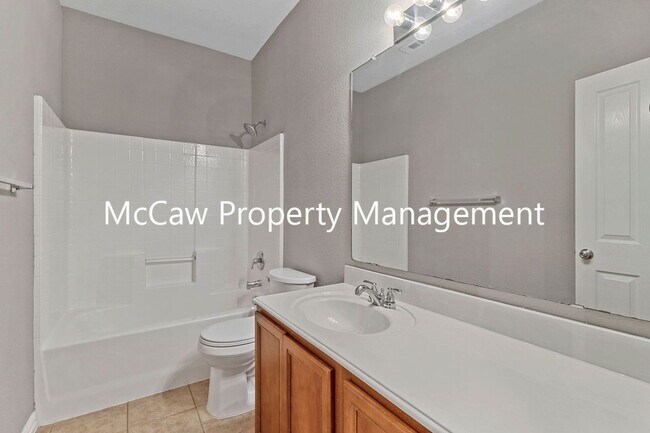 Building Photo - 604 Creekside Dr