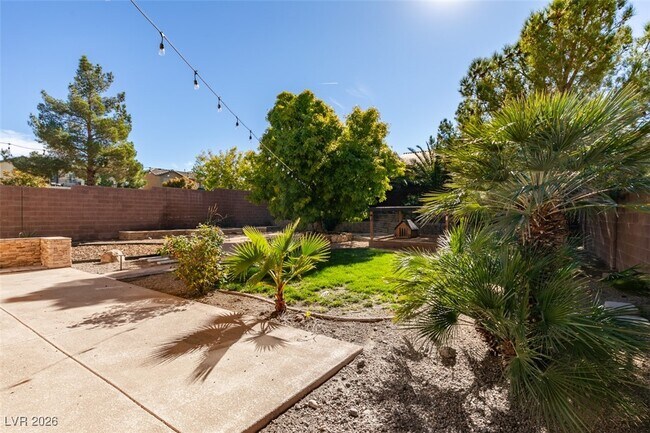 Building Photo - 25 Precipice Ct