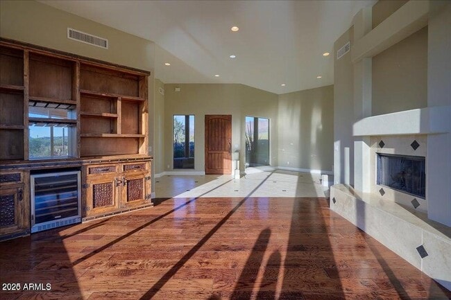 Building Photo - 6789 E Saber Rd