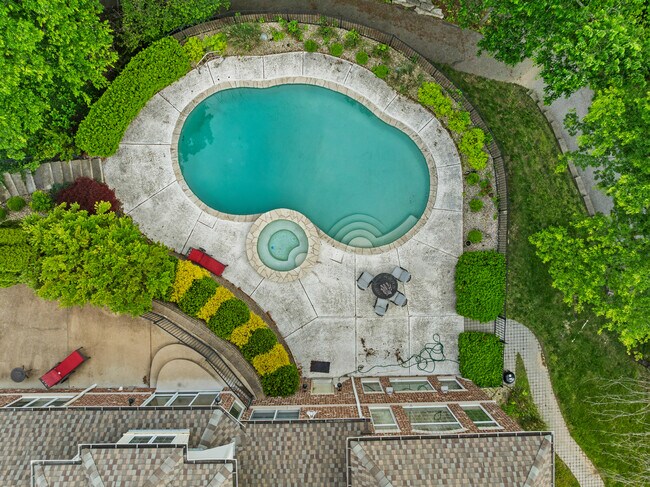 Building Photo - 12932 Sunset Bluff Ct