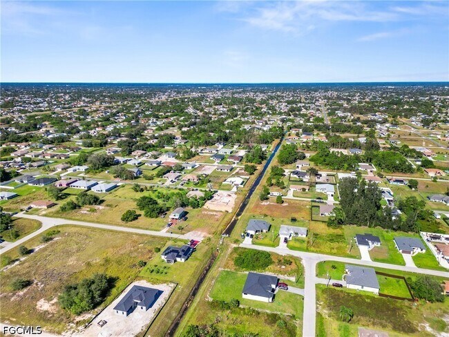 Building Photo - 2803 44th St SW