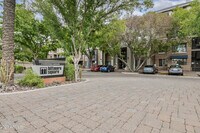 Building Photo - 1701 E Colter St