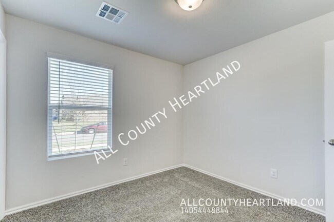 Building Photo - 3425 Molly Dr