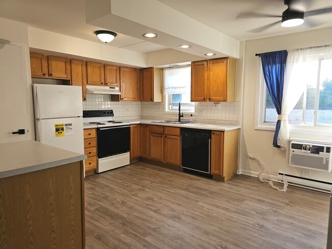Building Photo - 6862 W Lode Dr