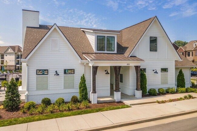 Building Photo - 4000 Shadow Green Dr