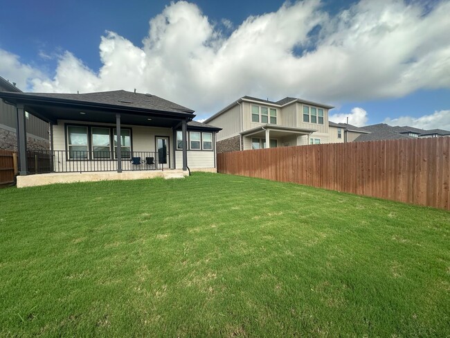 Building Photo - 3 Bed 2 Bath in Liberty Hill Tx