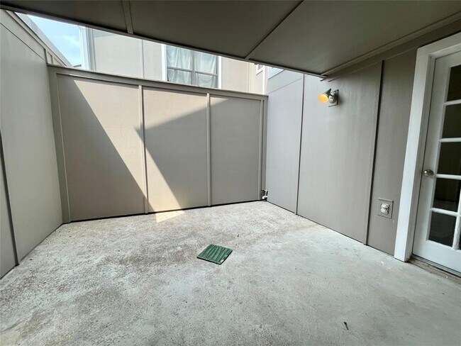 Building Photo - 1721 Timber Ridge Dr