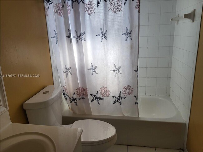 Building Photo - 820 NE 212th Terrace