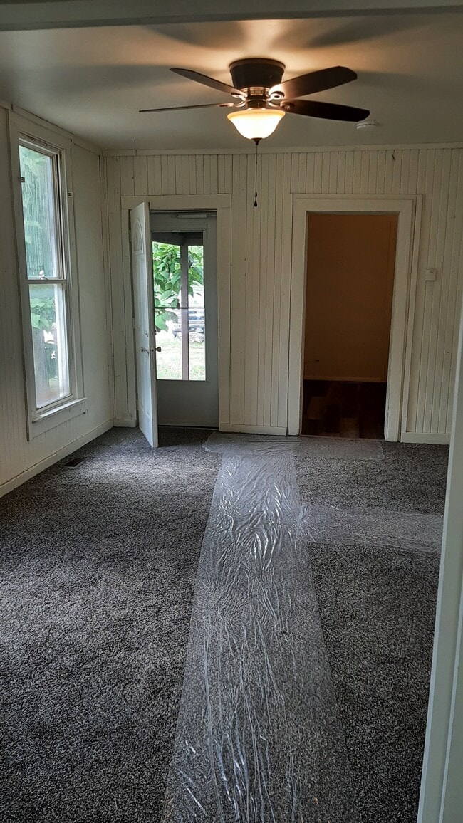 Building Photo - 1250 N Jefferson Ave