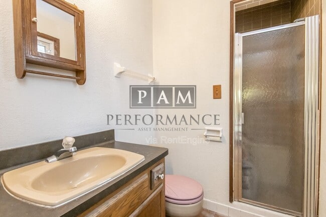 Building Photo - 21225 Mary Lynn Dr