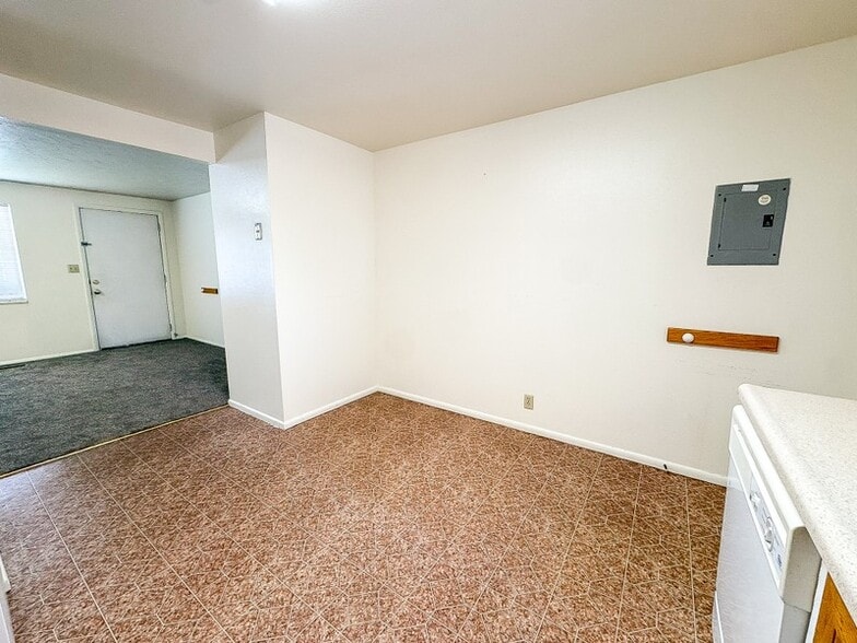 Building Photo - 1748 S 500 E