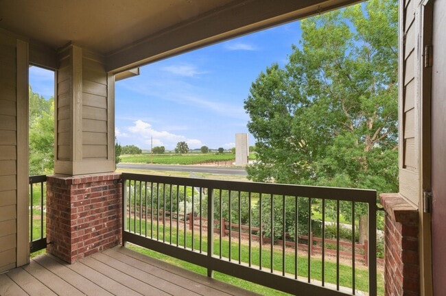 Building Photo - 804 Summer Hawk Dr
