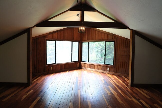 Building Photo - 4452 Greenwood Heights Dr