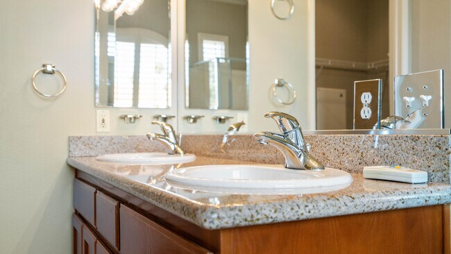 Building Photo - 49142 Barrymore St