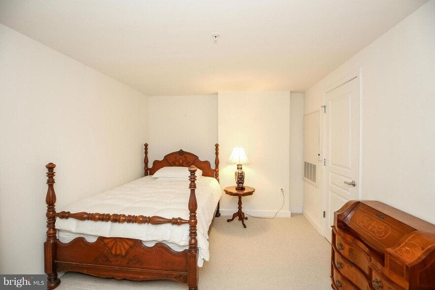 Guest Bedroom - 2451 Midtown Ave