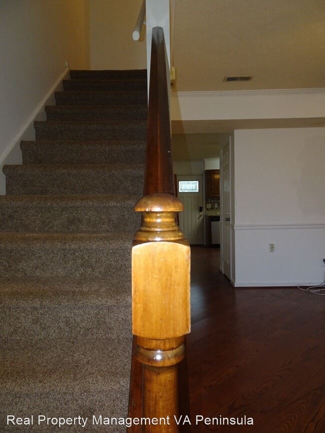 Building Photo - 2 br, 1.5 bath House - 1102 Palmerton Dr