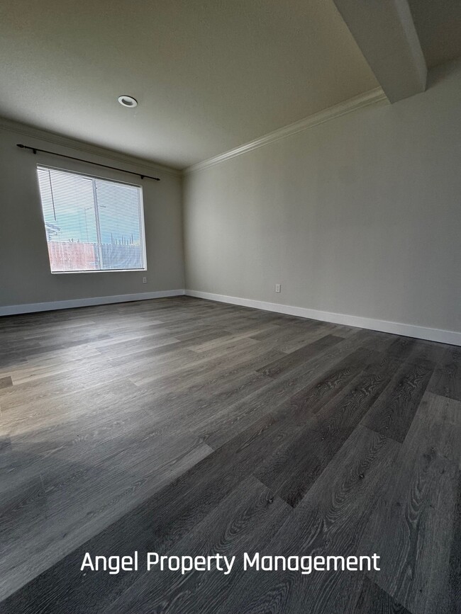 Building Photo - 1168 Oak Haven Way