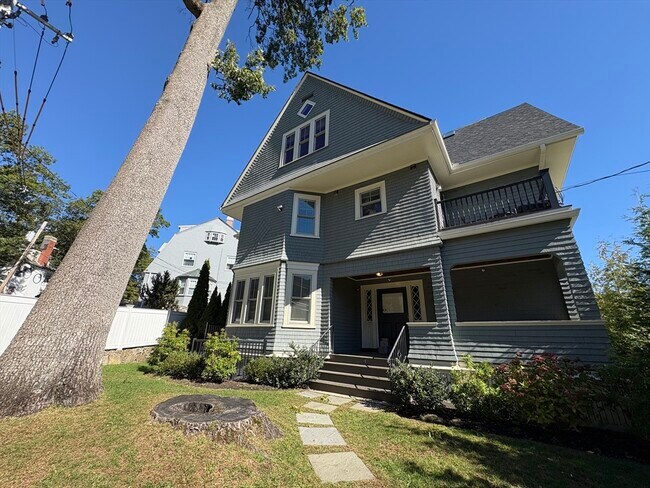 Building Photo - 15 Lanark Rd