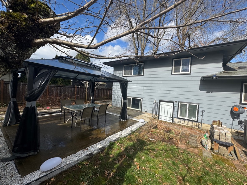 Building Photo - 14422 NE Shaver St