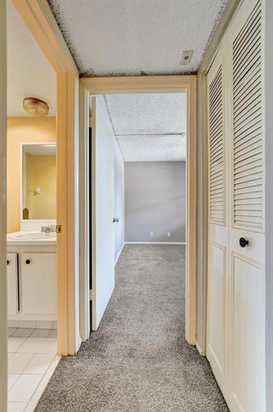 Building Photo - 9440 Poinciana Pl