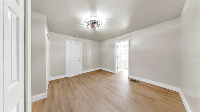 Building Photo - 1005 45th St W